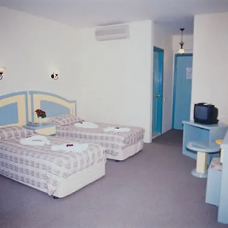 Otel Bezay 2*